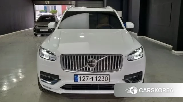 Volvo XC90 second Generation 2023 Белый из Кореи