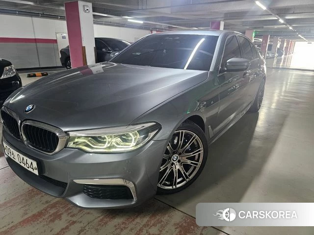 BMW 5 Series (G30) 2019 Цвет галактики из Кореи