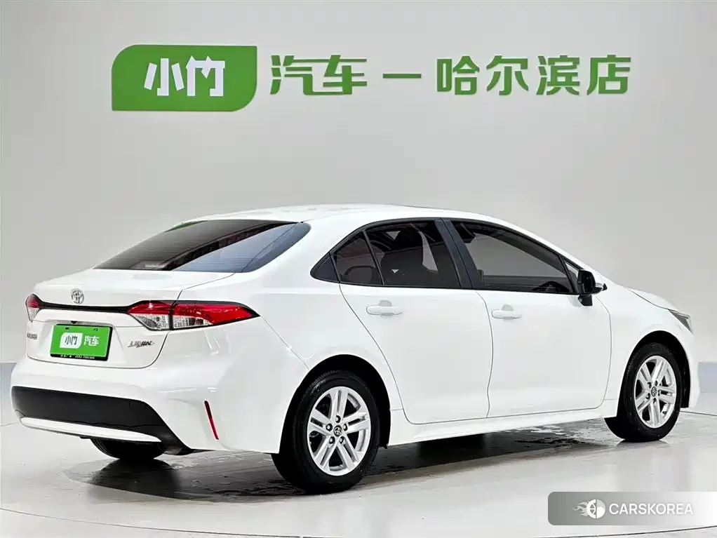 Toyota Levin 2022 Белый из Китая