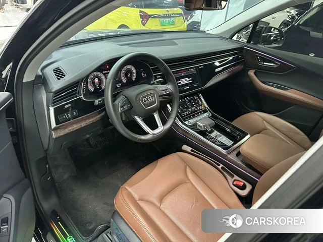 Audi Q7 2024 Черный из Китая