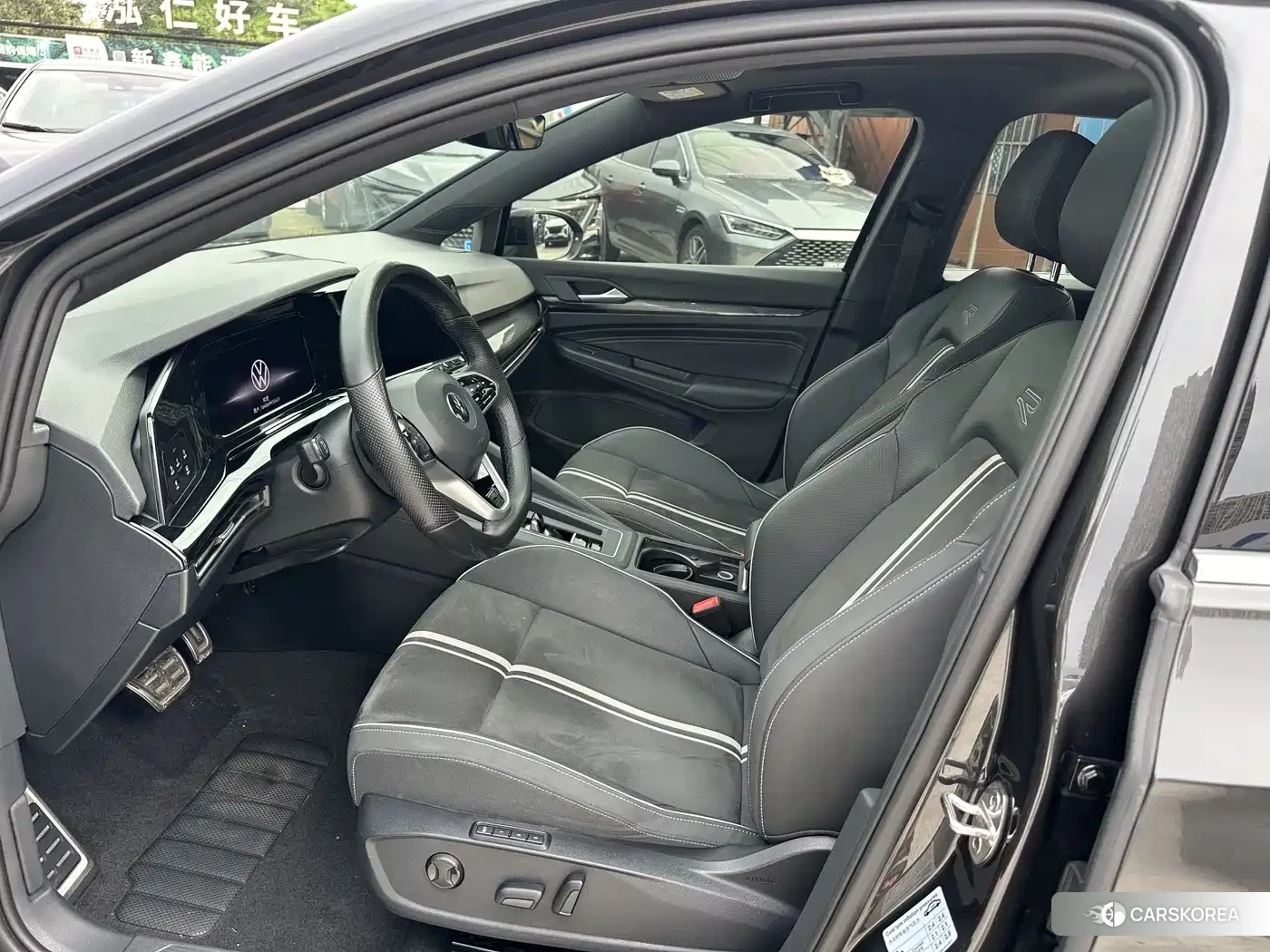 Volkswagen Golf 2022 Silver/gray из Китая