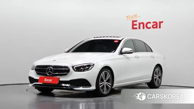Mercedes-Benz E-Class W213 2022 Белый из Кореи