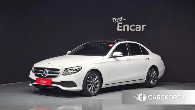 Mercedes-Benz E-Class W213 2018 Белый из Кореи