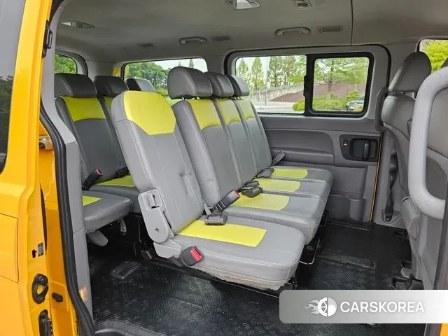 Hyundai The New Grand Starex 2021 Желтый из Кореи