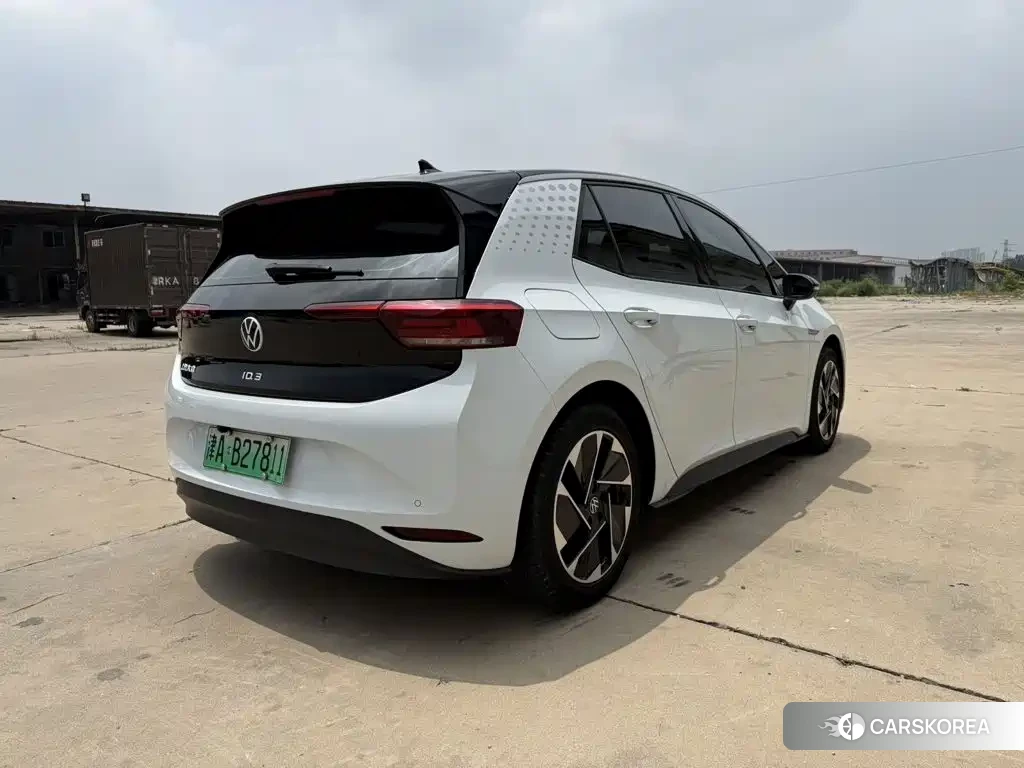 Volkswagen ID.3 2024 Белый из Китая