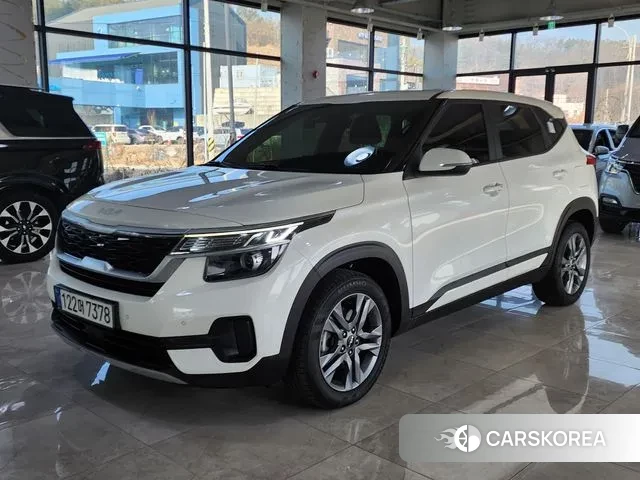 Kia Seltos 2021 Белый из Кореи