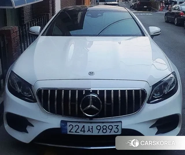 Mercedes-Benz E-Class W213 2019 Белый из Кореи