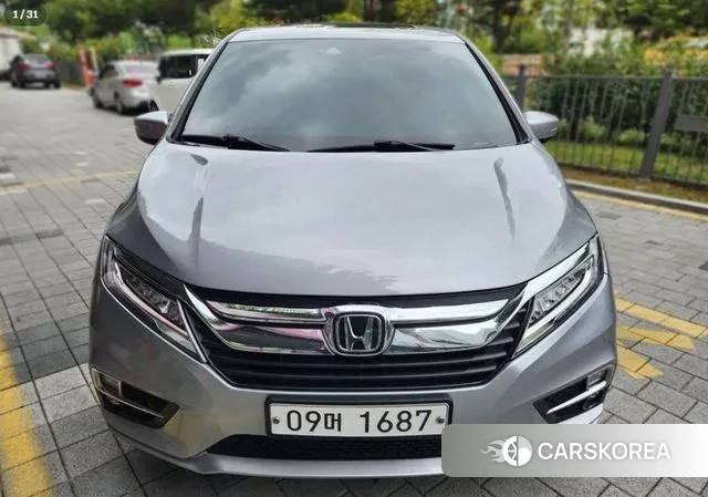 Honda Odyssey 2018 Серебристо-серый из Кореи