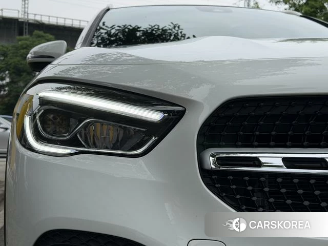 Mercedes-Benz GLA 2023 Белый из Китая