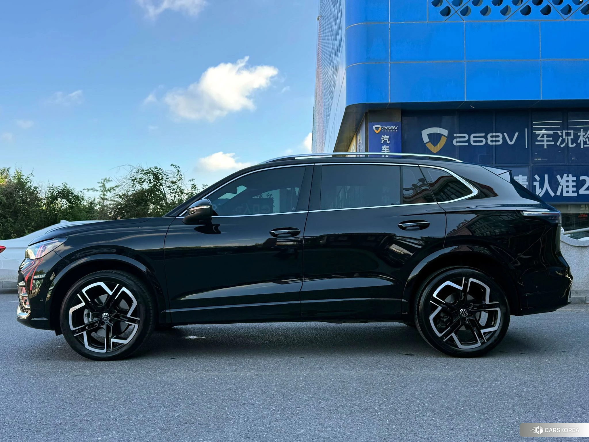 Volkswagen Tiguan L 2025 Черный из Китая