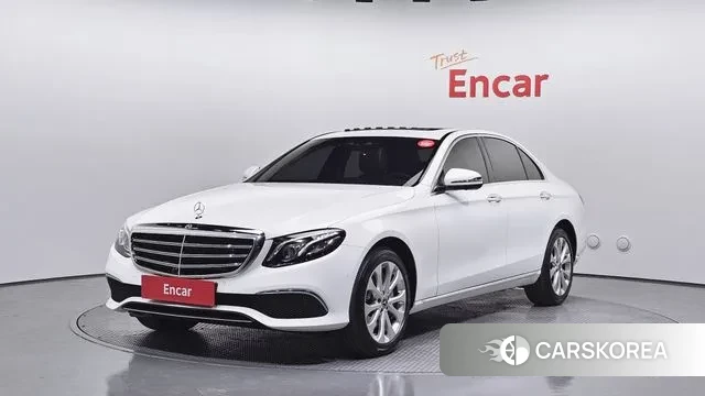 Mercedes-Benz E-Class W213 2018 Белый из Кореи
