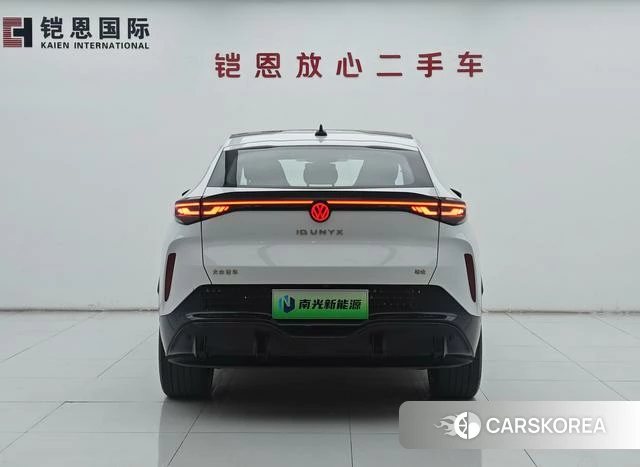 Volkswagen With the crowd 06 2025 Белый из Китая