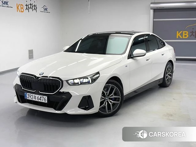 BMW 5 Series (G60) 2025 Белый из Кореи