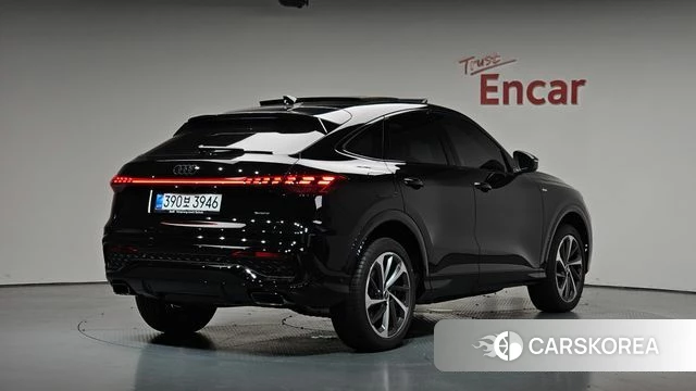 Audi Q5 (80A) 2025 Черный из Кореи