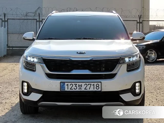 Kia Seltos 2021 Белый из Кореи