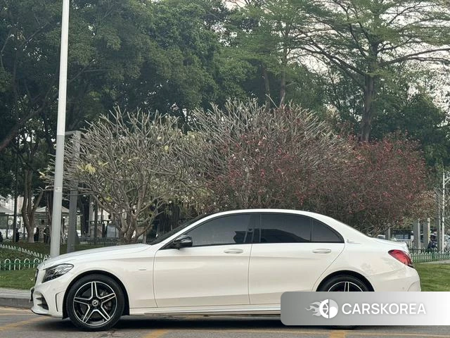 Mercedes-Benz Class C 2021 Белый из Китая