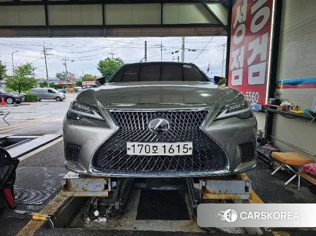 Lexus LS500 5th generation 2021 Золотой из Кореи