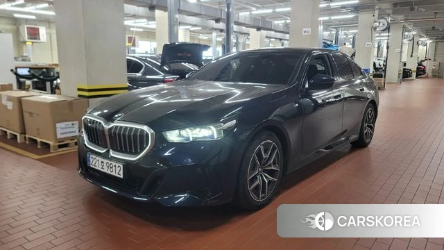 BMW 5 Series (G60) 2024 Черный из Кореи