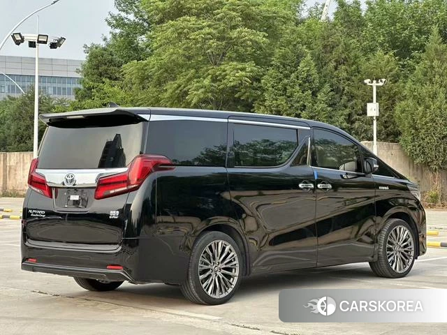 Toyota Elfa 2022 Черный из Китая