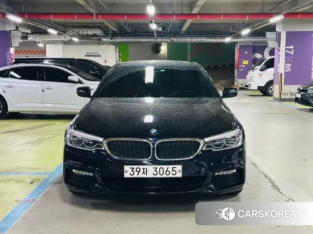 BMW 5 Series (G30) 2018 Черный из Кореи