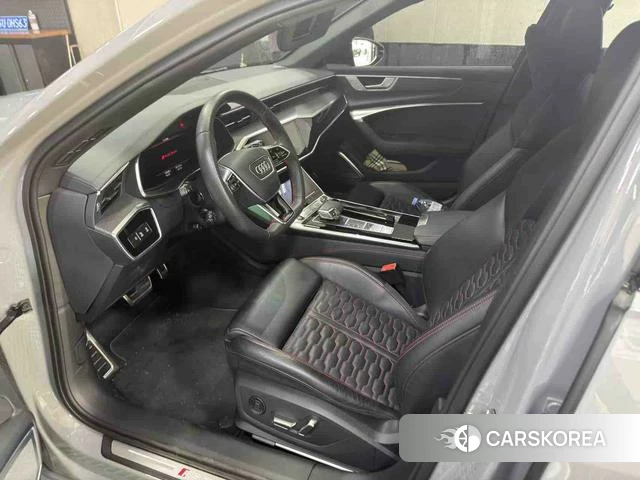Audi RS 6 2023 Серебристо-серый из Китая