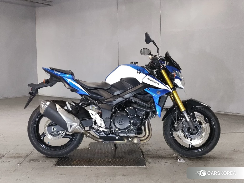 Проданный Suzuki GSR750 2015 из Японии, фото 2