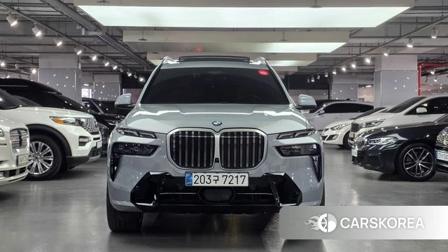 BMW X7 (G07) 2024 Серый из Кореи