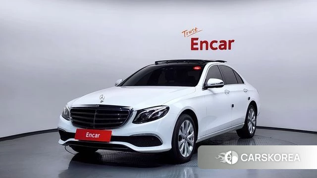 Mercedes-Benz E-Class W213 2019 Белый из Кореи