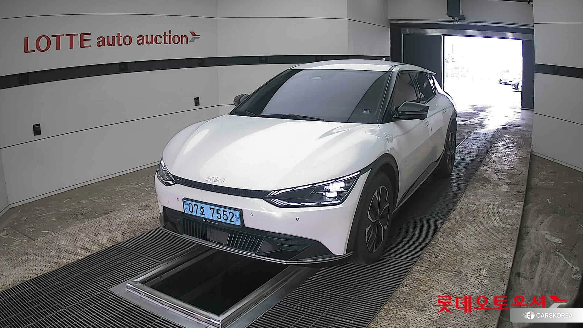 Kia EV6 2022 Snow White Pearl из Кореи