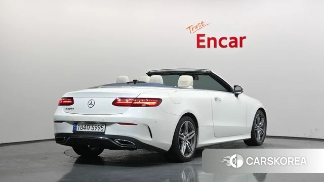Mercedes-Benz E-Class W213 2018 Белый из Кореи