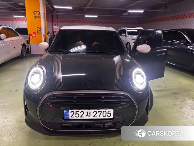 Mini Cooper 2022 Черный из Кореи