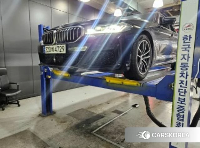 BMW 5 Series (G30) 2023 Черный из Кореи