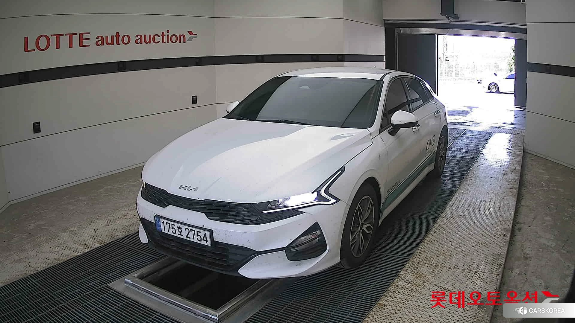 Kia K5 2023 Snow White Pearl (optional) из Кореи