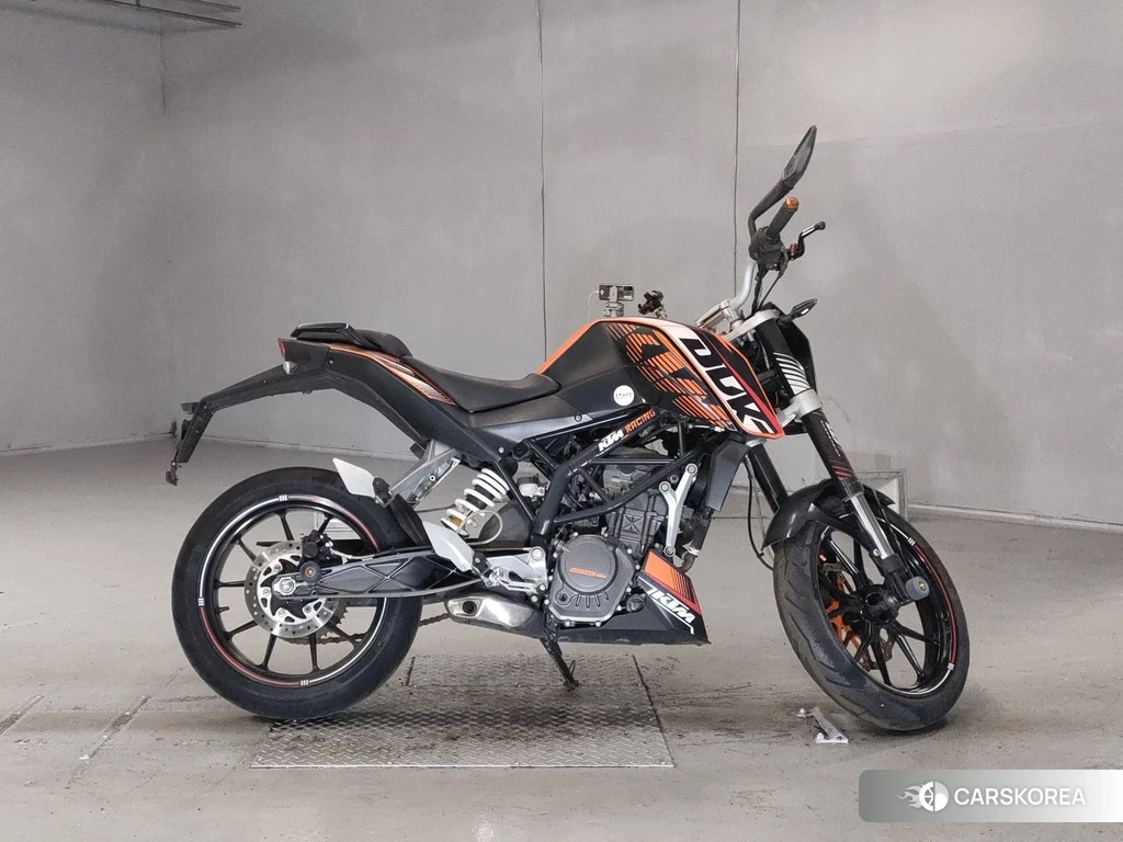 Проданный KTM 125 DUKE 2012 из Японии, фото 2