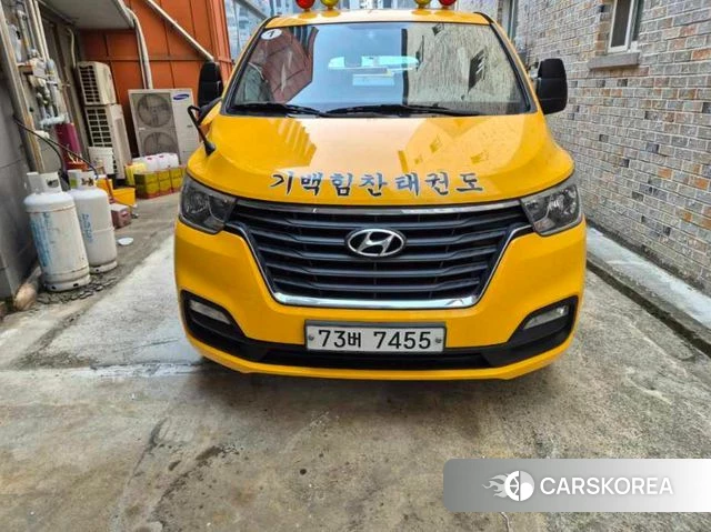 Hyundai The New Grand Starex 2019 Желтый из Кореи