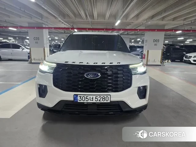 Ford Explorer 6th Generation 2024 Белый из Кореи