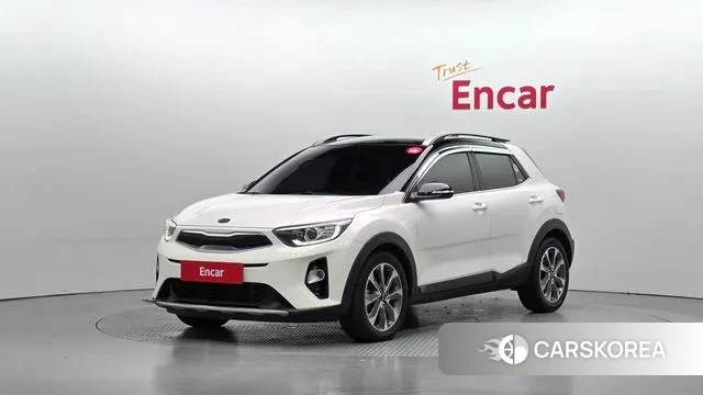 Kia Stonic 2019 Белый из Кореи
