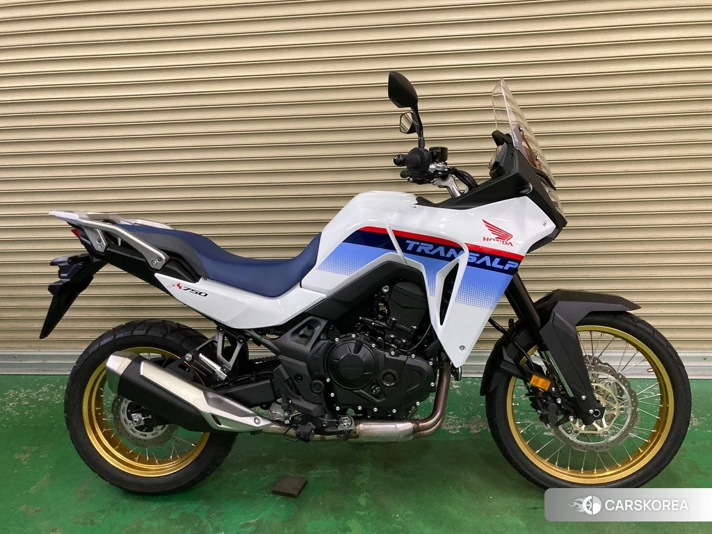 Проданный Honda TRANSALP XL750 2023 из Японии, фото 2