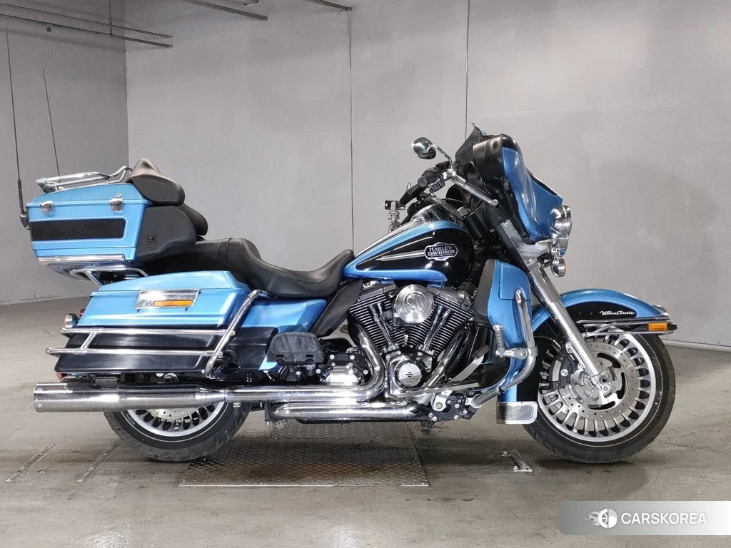 Проданный Harley-Davidson Electra Glide FLHTCU1690 2011 из Японии
