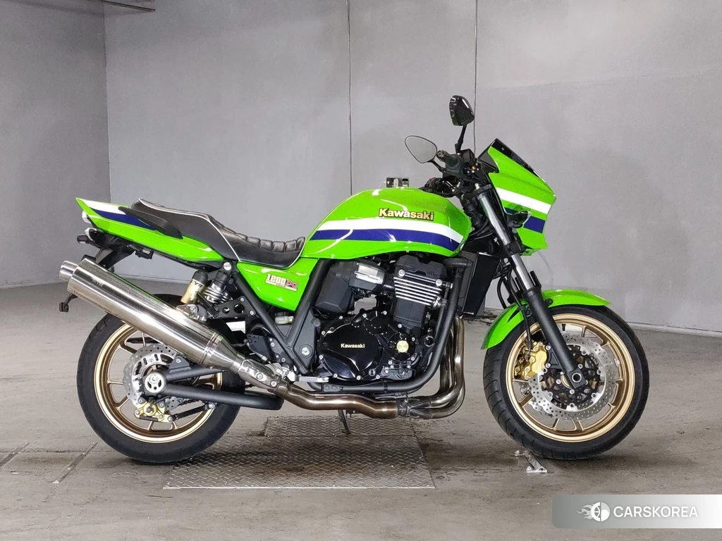 Проданный Kawasaki ZRX 1200 2016 из Японии
