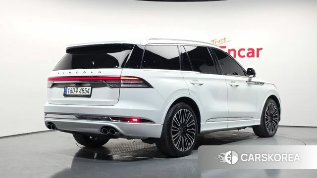 Lincoln Aviator 2nd generation 2021 Белый из Кореи