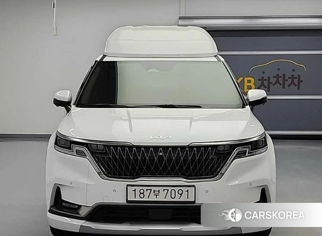 Kia Carnival 4th generation 2023 Белый из Кореи