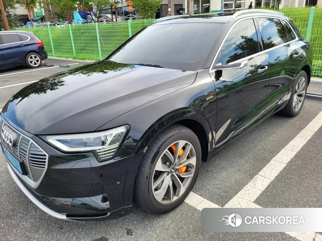 Audi e-Tron 2020 Черный из Кореи