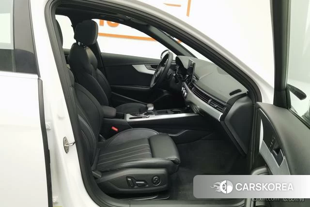 Audi A4L 2022 Белый из Китая