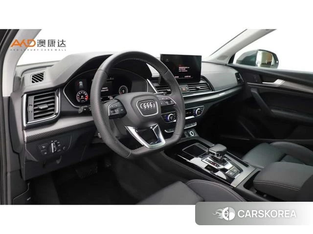 Audi Q5L 2021 Темно-серый из Китая