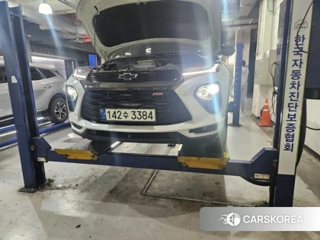 Chevrolet (GM Daewoo) Trailblazer 2021 Белый из Кореи