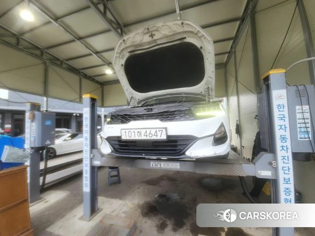 Kia K5 3rd generation 2021 Белый из Кореи