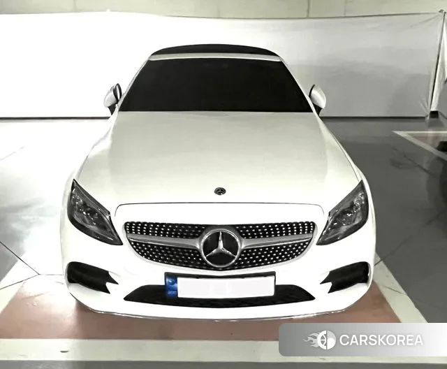 Mercedes-Benz C-Class W205 2022 Белый из Кореи