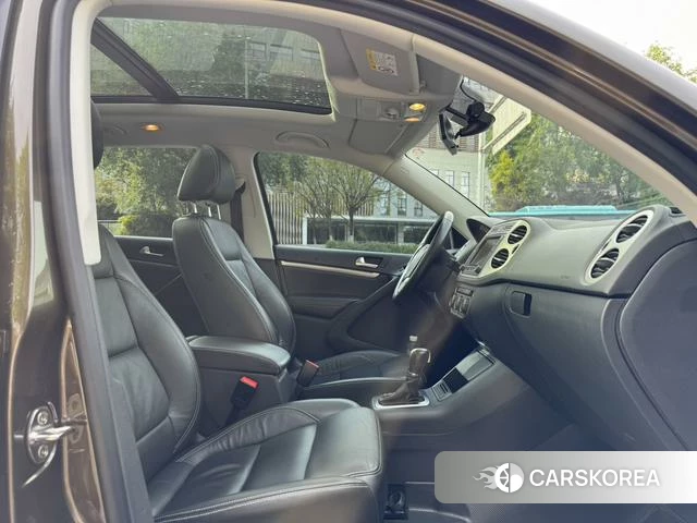 Volkswagen Tiguan 2018 Коричневый из Китая