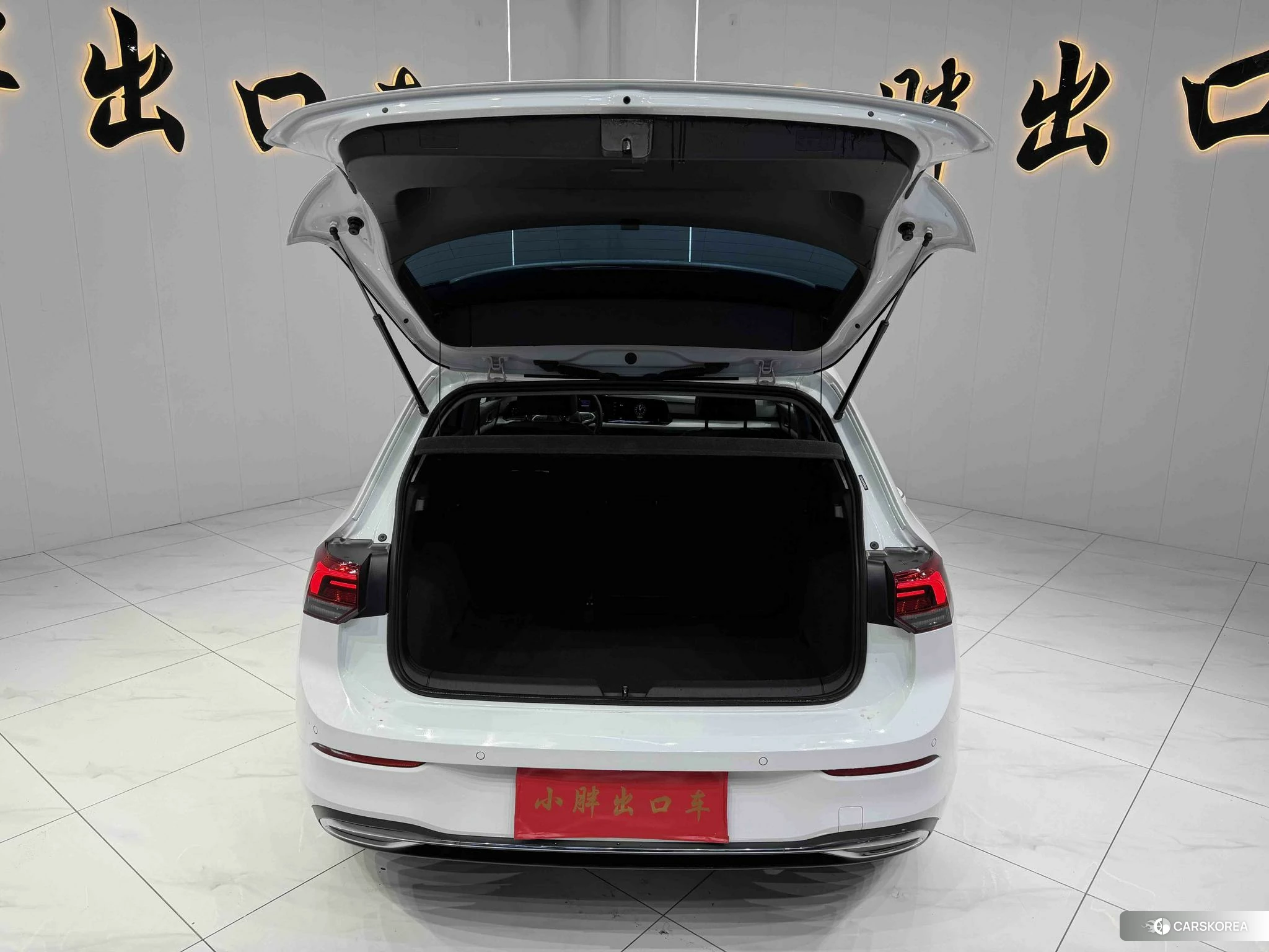 Volkswagen Golf 2023 Белый из Китая